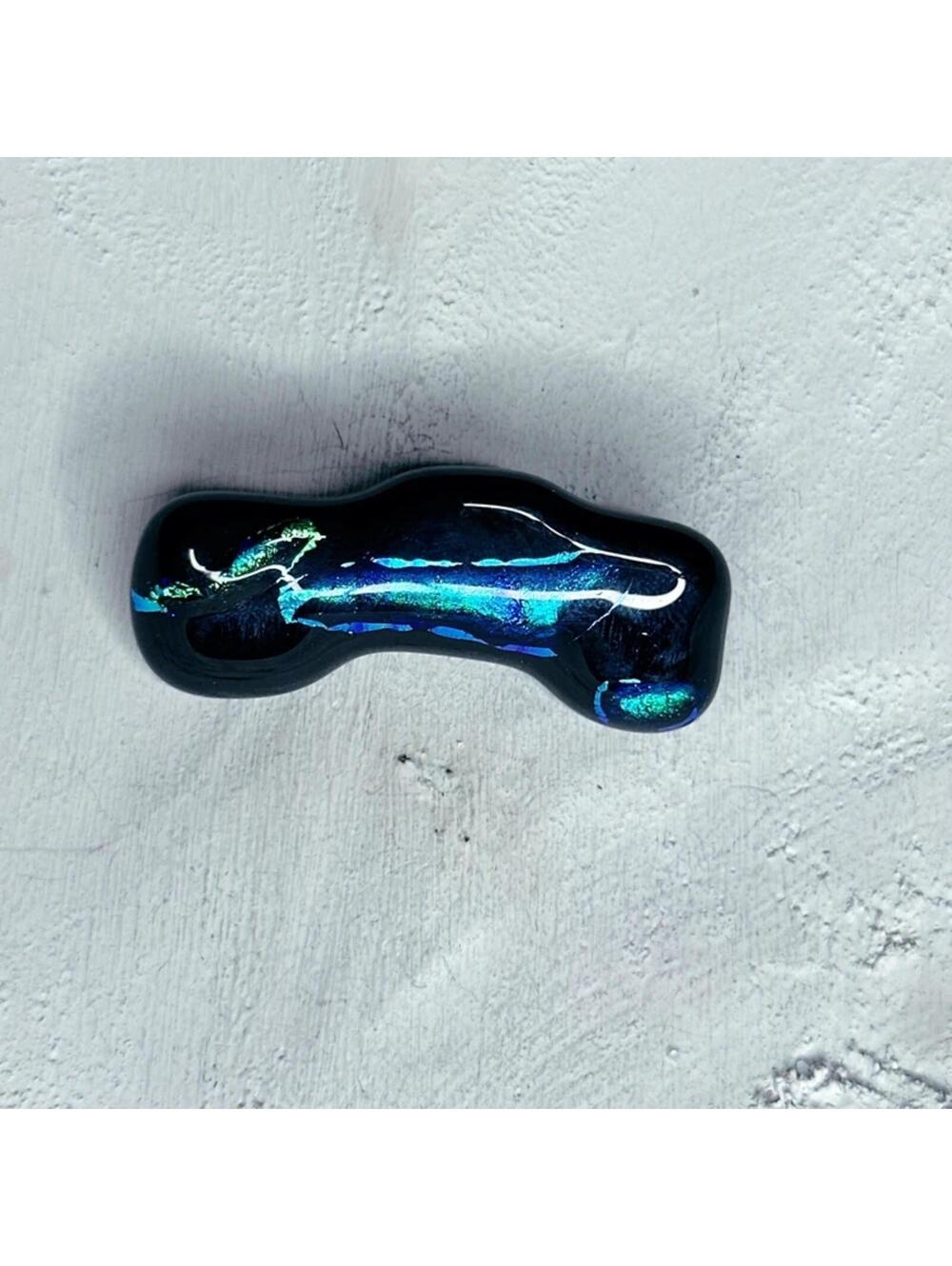 7631u. Blue Art Glass Car or Phone Brooch